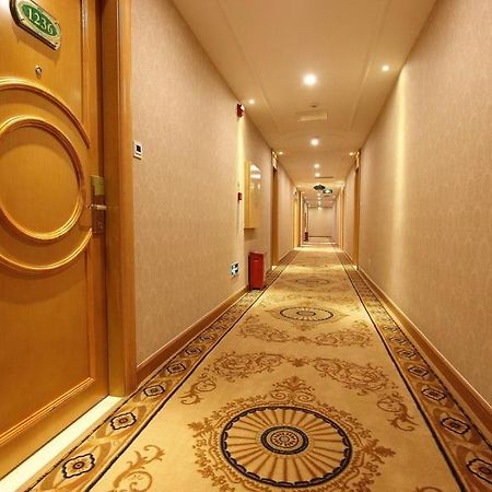 Vienna Classic Hotel Shenzhen Bantian Wuhe Avenue Bagian luar foto