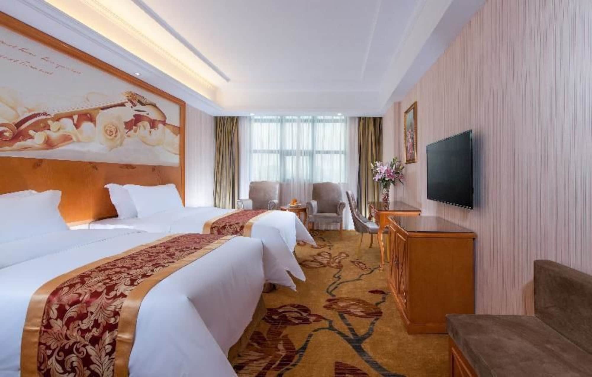 Vienna Classic Hotel Shenzhen Bantian Wuhe Avenue Bagian luar foto